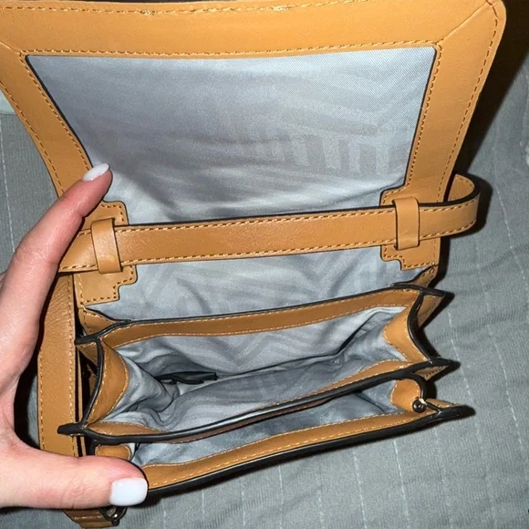 Rebecca Minkoff Tan and White Crossbody Bag with Color-Block Design - Picture 3 of 4